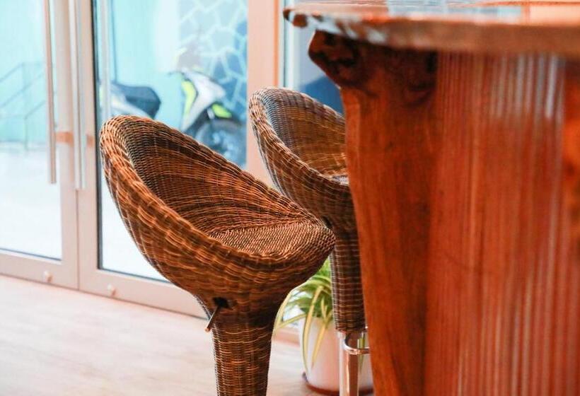 اتاق استاندارد با بالکن, Jeym Lodge