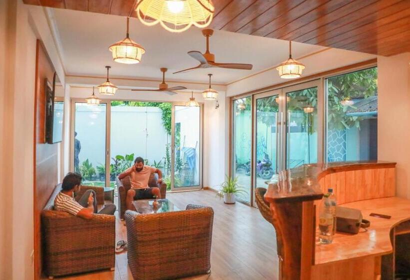 اتاق استاندارد با بالکن, Jeym Lodge