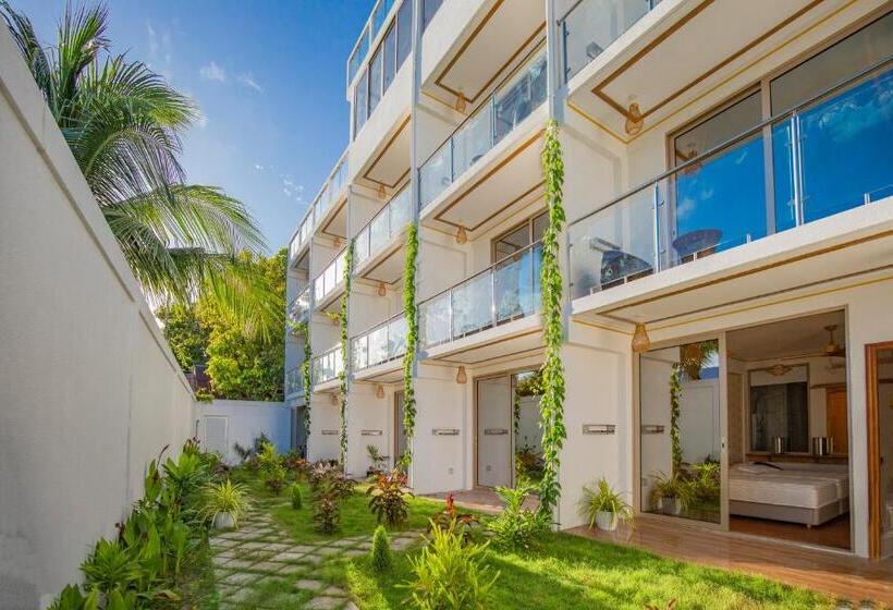 اتاق سوپریور با چشمانداز باغ, Jeym Lodge