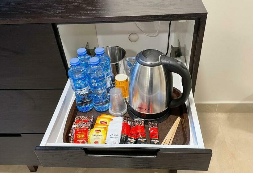 اتاق لوکس, Mizirawi Historic