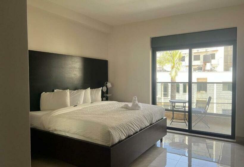 سوئیت با بالکن, Mizirawi Historic