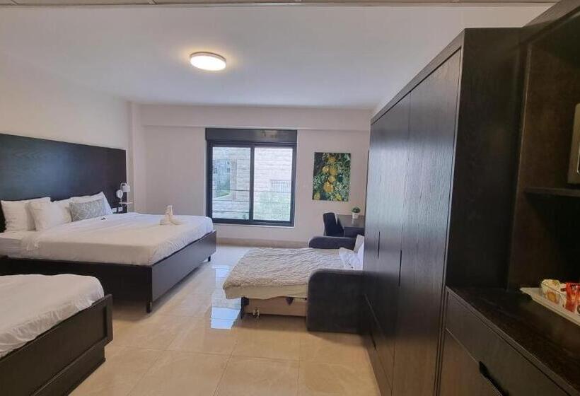 اتاق لوکس, Mizirawi Historic