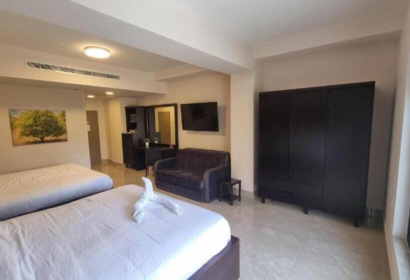 اتاق لوکس, Mizirawi Historic