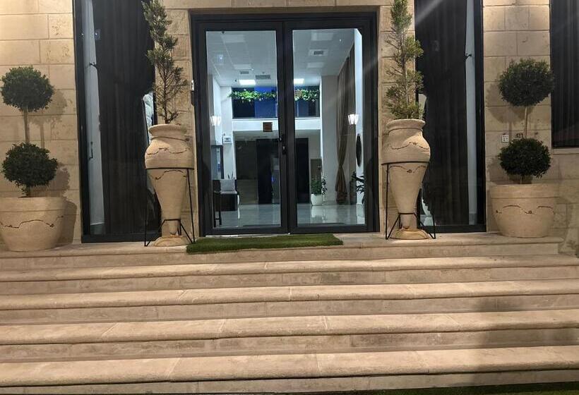 سوئیت با بالکن, Mizirawi Historic