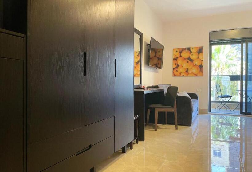 سوئیت با بالکن, Mizirawi Historic