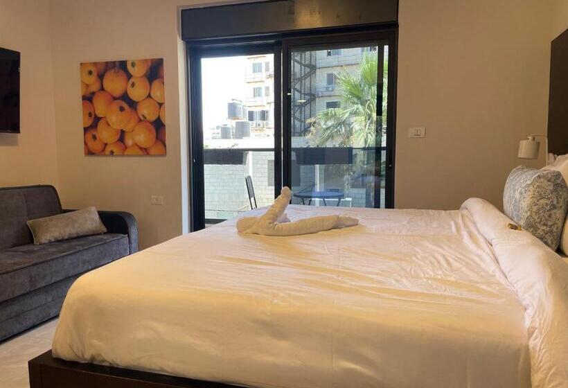 سوئیت با بالکن, Mizirawi Historic