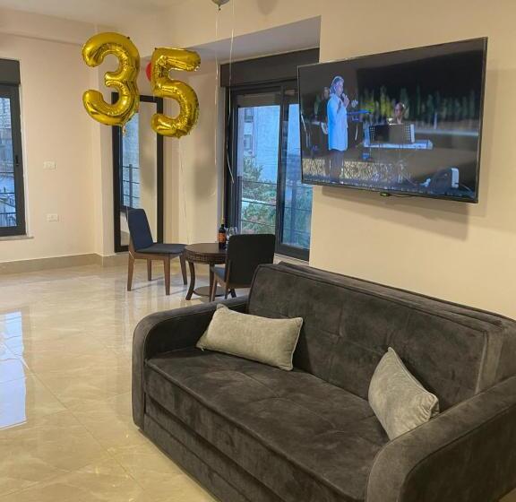 سوئیت با تخت بزرگ, Mizirawi Historic