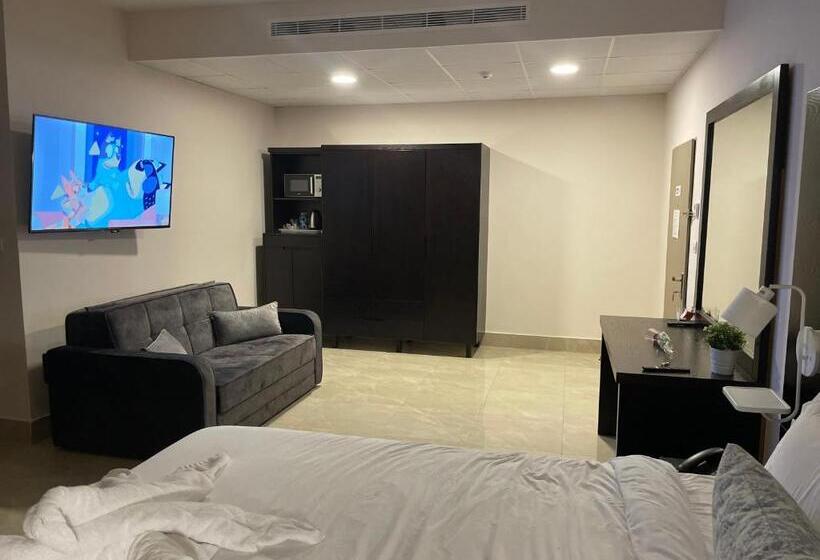 سوئیت با تخت بزرگ, Mizirawi Historic