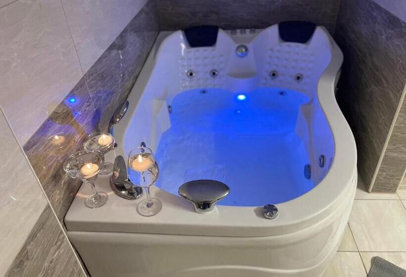 سوئیت با تخت بزرگ, Mizirawi Historic