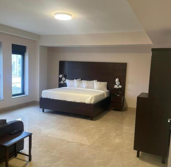 Deluxe Suite King Bed, Mizirawi Historic