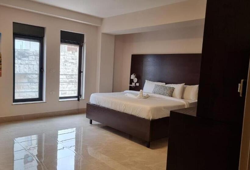 Deluxe Suite King Bed, Mizirawi Historic