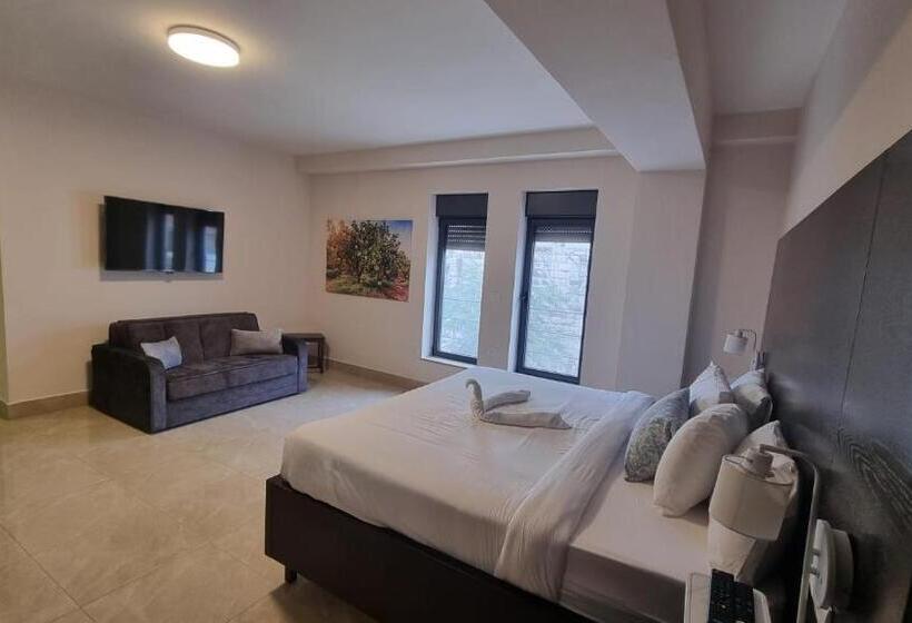 Deluxe Suite King Bed, Mizirawi Historic