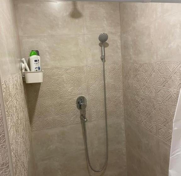 سوئیت با وان آب گرم, Mizirawi Historic