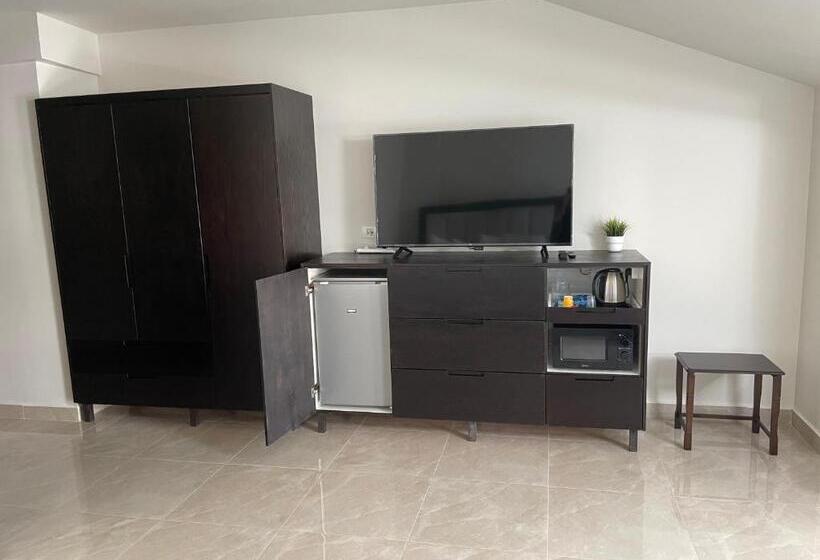 سوئیت با وان آب گرم, Mizirawi Historic