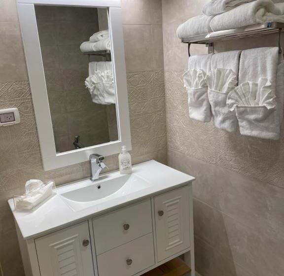 سوئیت با وان آب گرم, Mizirawi Historic