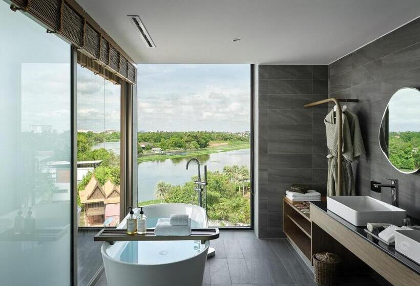 강 전망 스위트, Neera Retreat