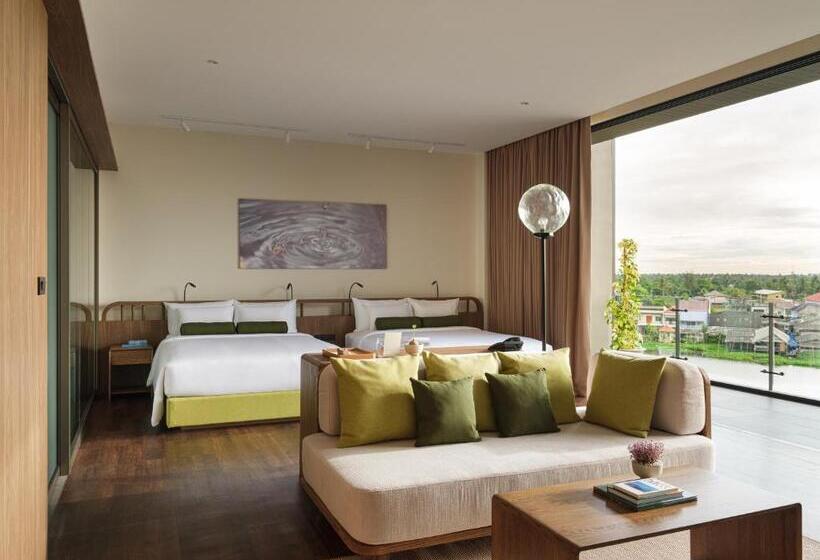 패밀리 스위트, Neera Retreat