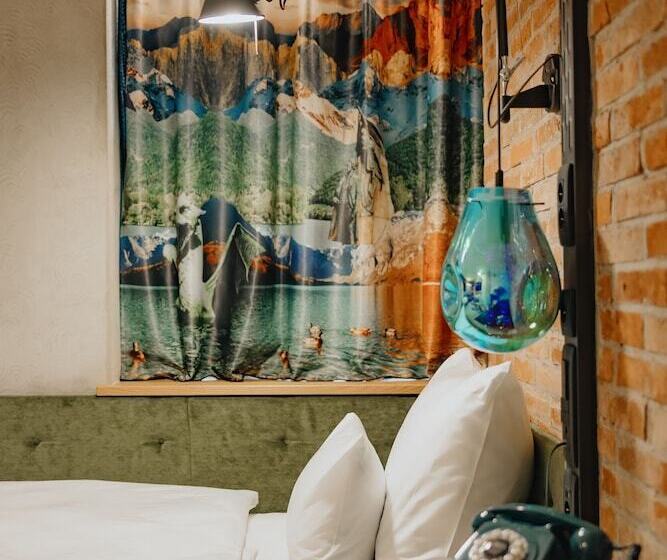 اتاق استاندارد, One66