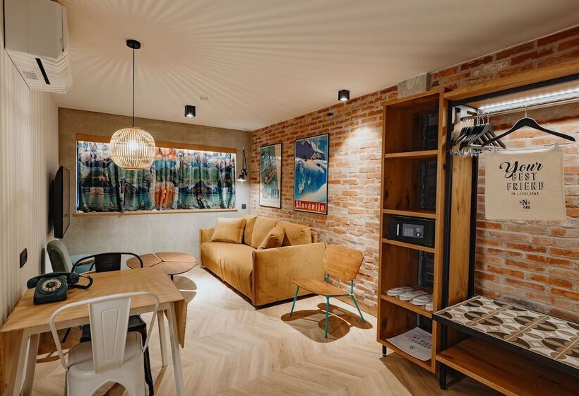 اتاق سوپریور, One66