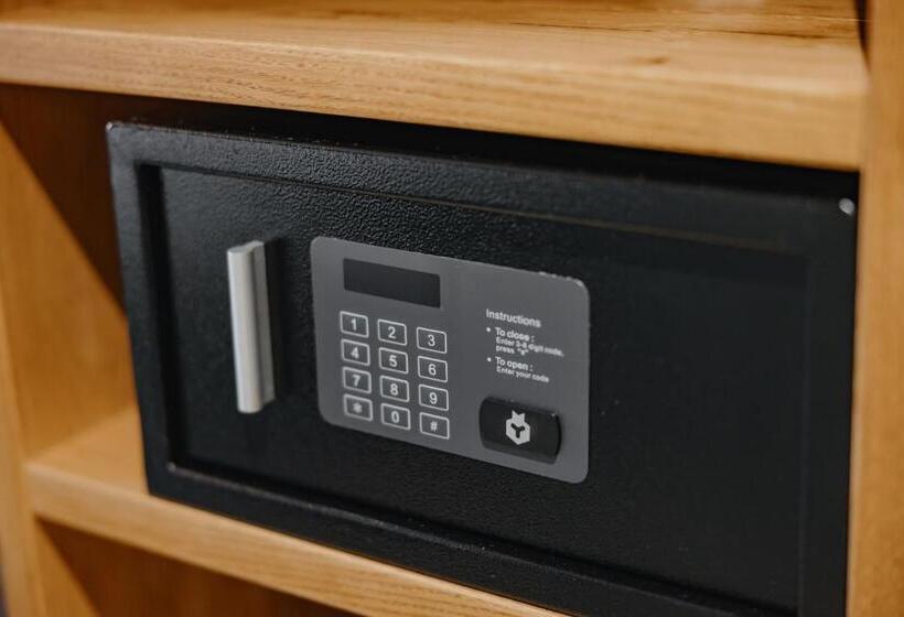 اتاق استاندارد, One66