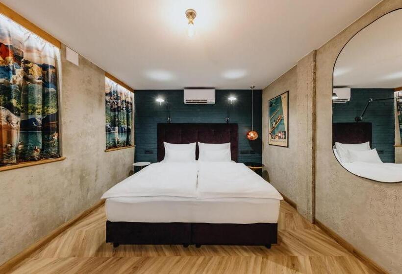 اتاق استاندارد, One66