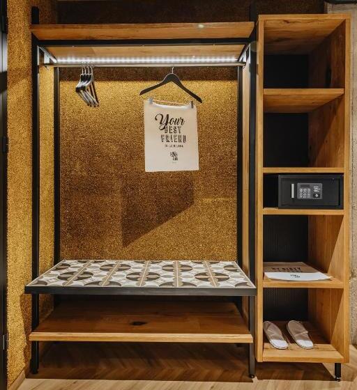 اتاق استاندارد, One66