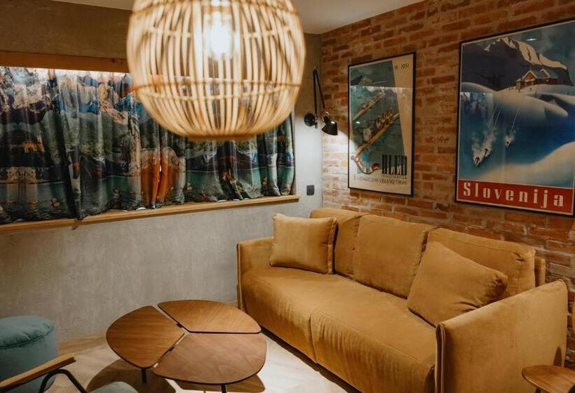 آپارتمان 1 خوابه, One66