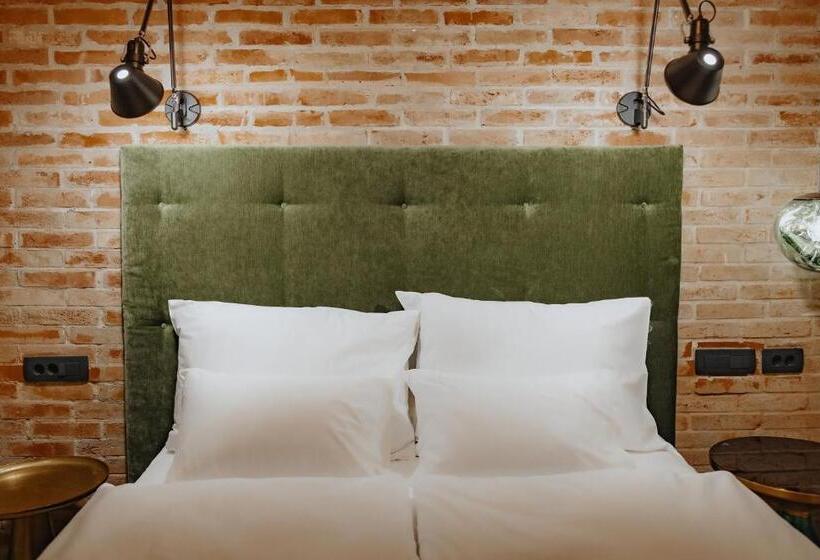 آپارتمان 1 خوابه, One66