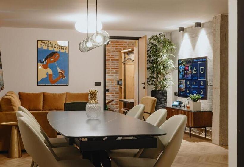 آپارتمان 2 خوابه, One66