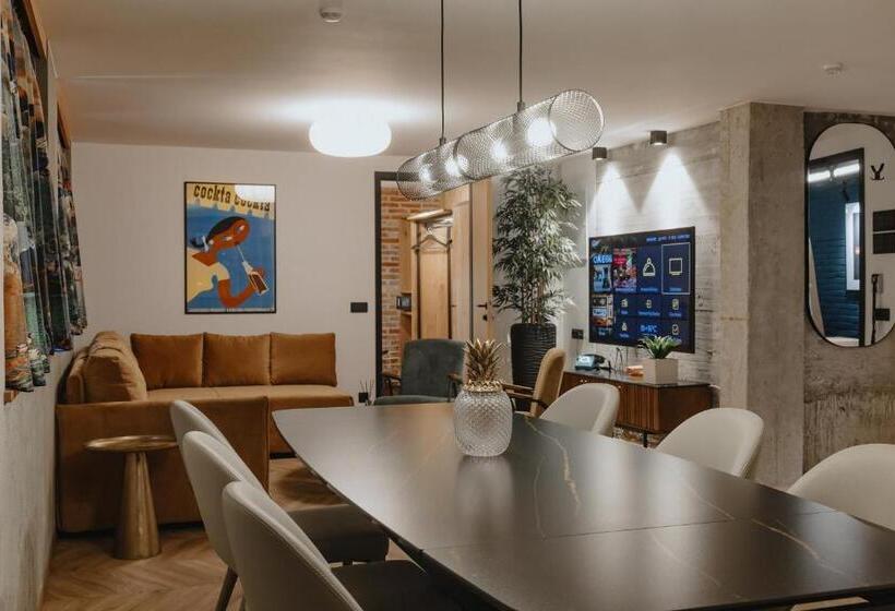 آپارتمان 2 خوابه, One66