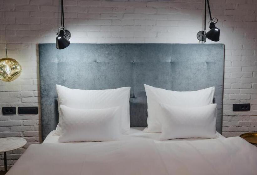 اتاق استاندارد, One66