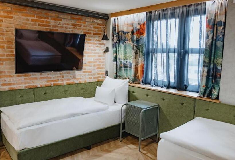 اتاق استاندارد, One66