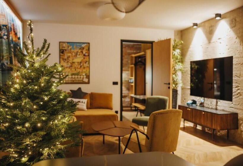 آپارتمان 2 خوابه, One66