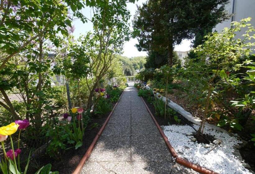 بانگلوی استاندارد, Pension Mittag