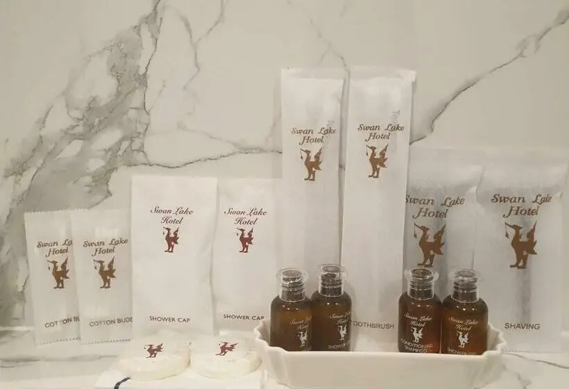 اتاق لوکس سه تخته, Swan Lake Hotel Sattahip