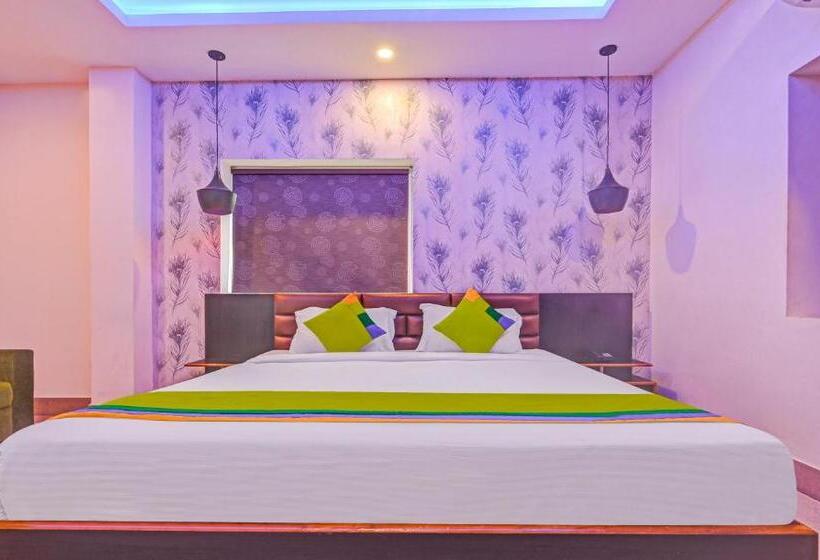 Quarto Deluxe, Treebo The Bollywood