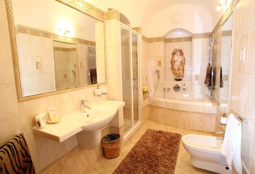 디럭스 룸 킹사이즈 침대, Penzion Otakar