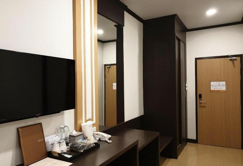 اتاق سوپریور, Swan Lake Hotel Sattahip