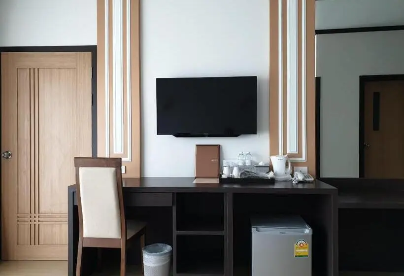 اتاق سوپریور, Swan Lake Hotel Sattahip