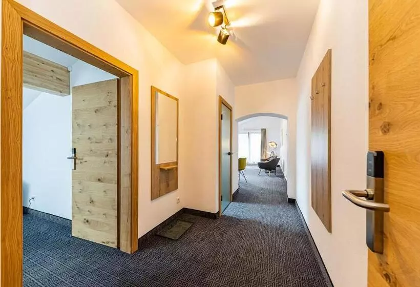 سوییت با چشم‌انداز کوه, Berghotel & Chalets Adersberg