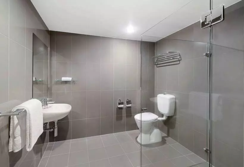 استودیوی پریمیوم, Adina Serviced Apartments Canberra, Dickson