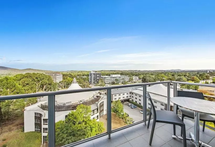استودیوی پریمیوم, Adina Serviced Apartments Canberra, Dickson