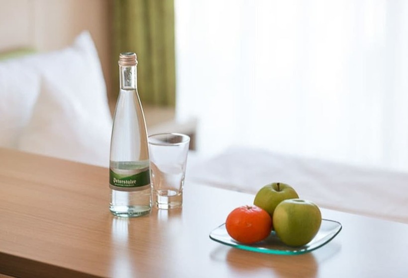 اتاق استاندارد یک نفره, Aviva