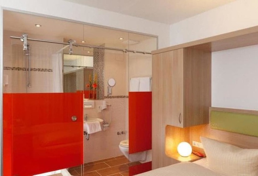 اتاق استاندارد سه نفره, Aviva