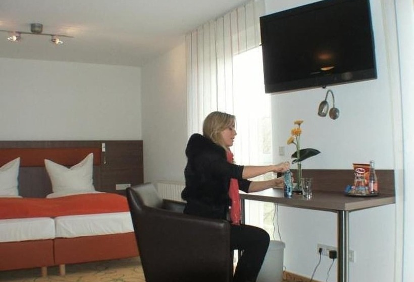 اتاق استاندارد چهار تخته, Aviva