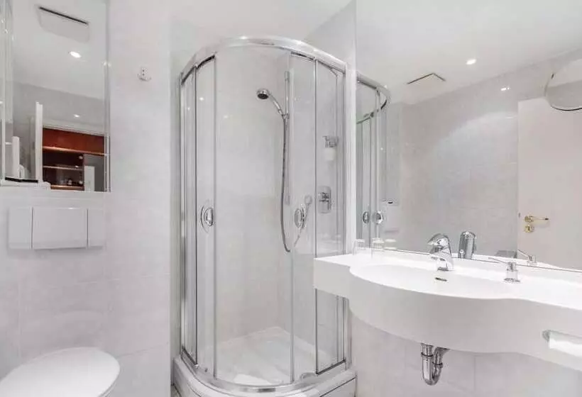 اتاق استاندارد با بالکن, Landhotel Bellevue