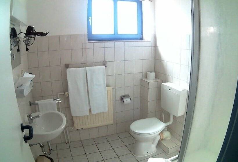 舒适三人间, Christinenhof Garni   Bed & Breakfast