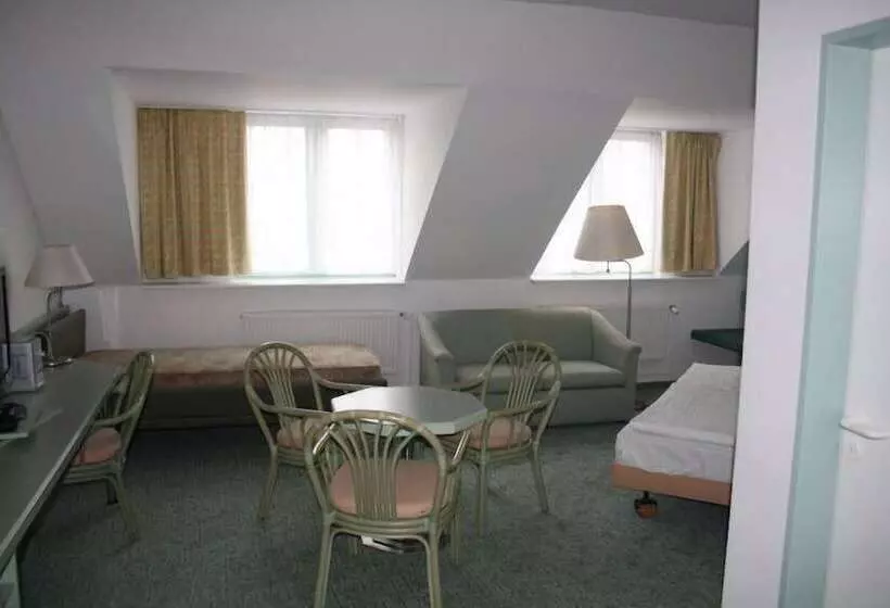 コンフォートトリプルルーム, Christinenhof Garni   Bed & Breakfast