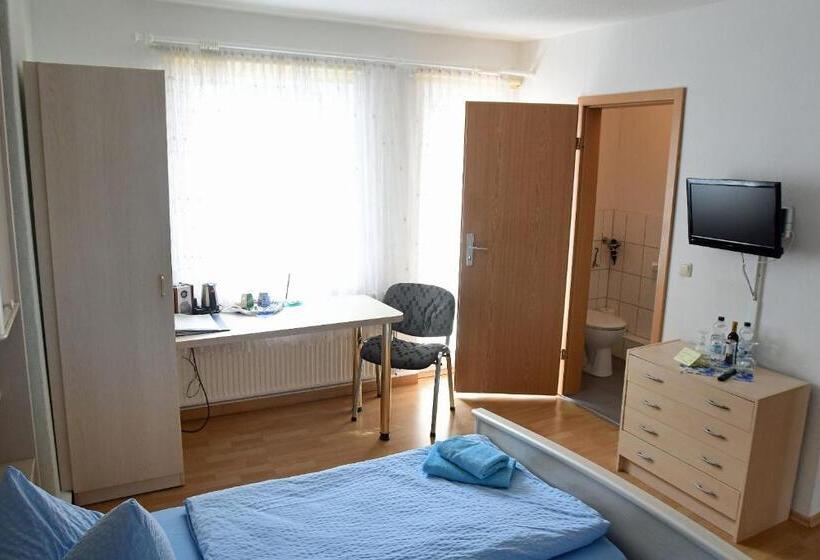 컴포트 룸, Garni Goldene Henne