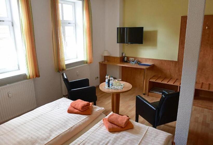 컴포트 룸, Garni Goldene Henne